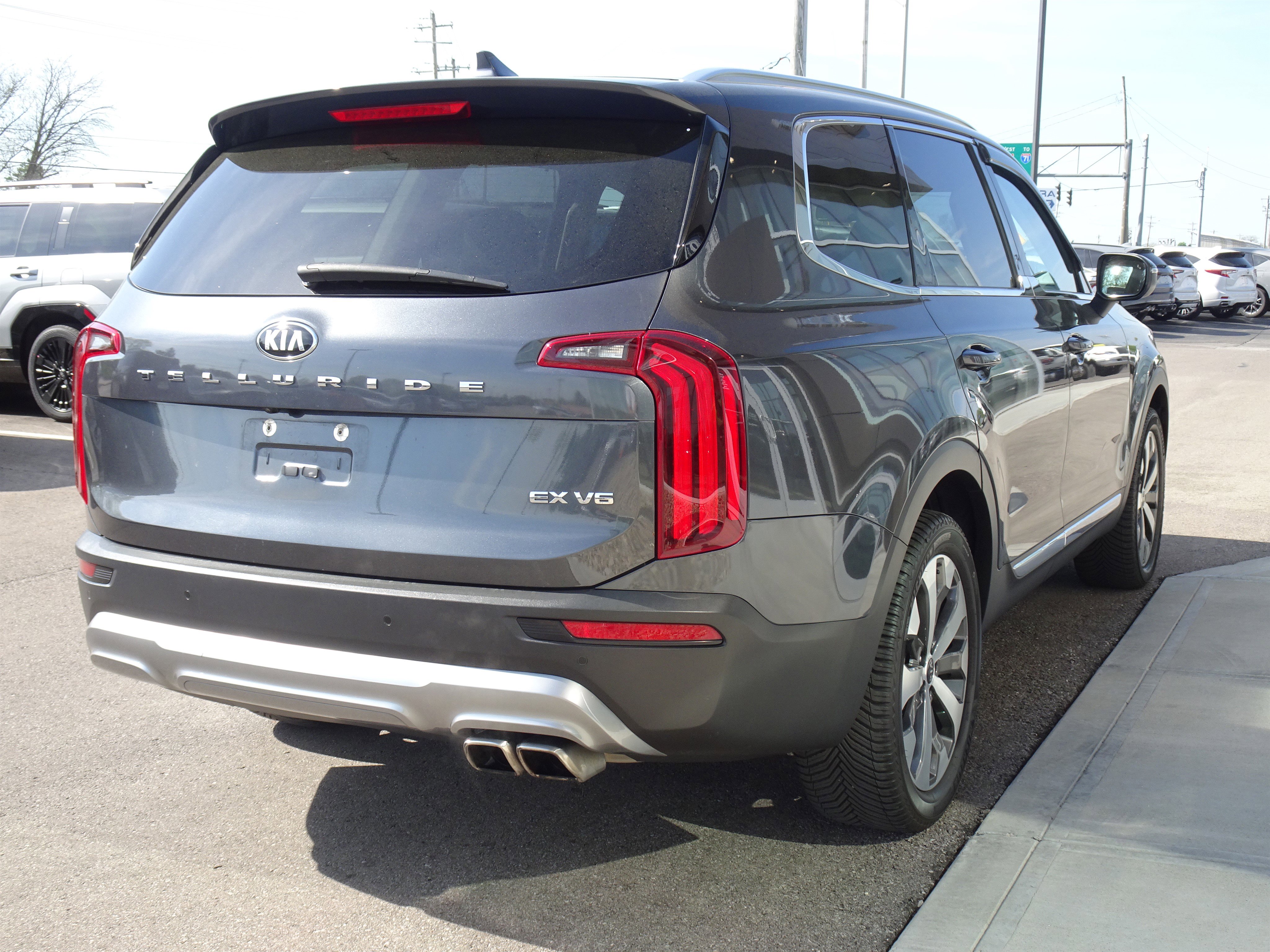 Used 2021 Kia Telluride EX w/ EX Premium Package FWD image 5