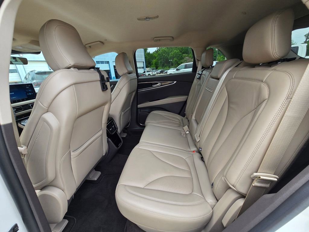 Used 2021 Lincoln Nautilus FWD w/ Equipment Group 101A image 15