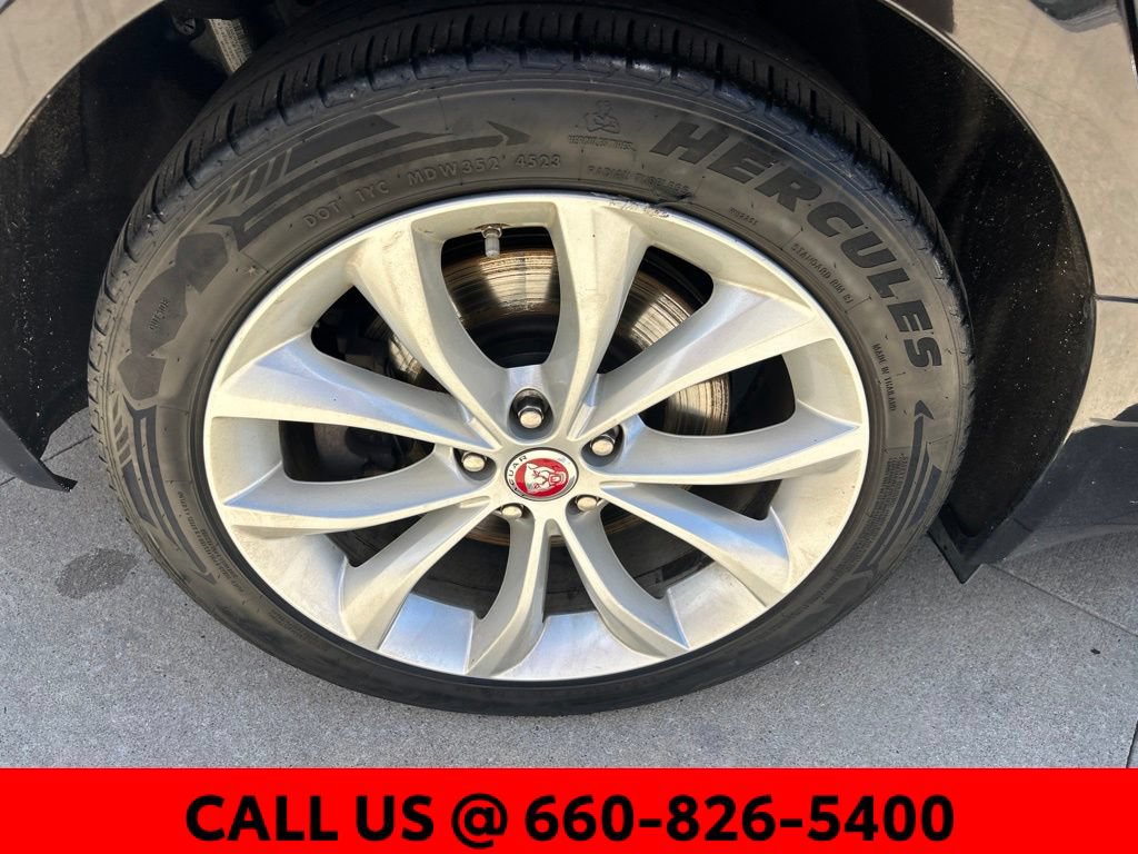 Used 2017 Jaguar XF Premium AWD/4WD image 5