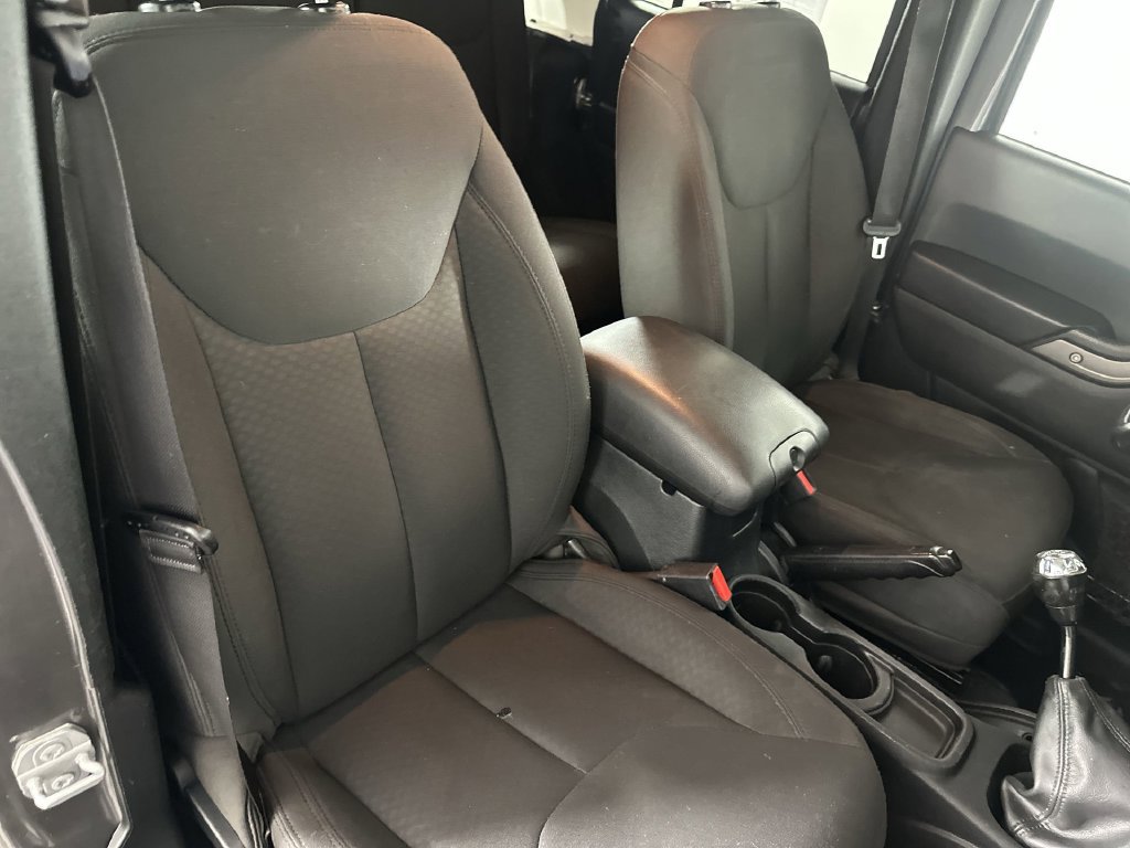 Used 2016 Jeep Wrangler Unlimited Sport AWD/4WD image 27