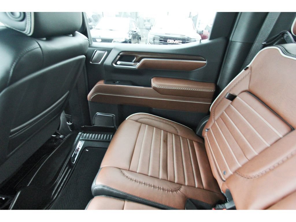 Used 2025 GMC Sierra 1500 Denali Ultimate AWD/4WD image 12