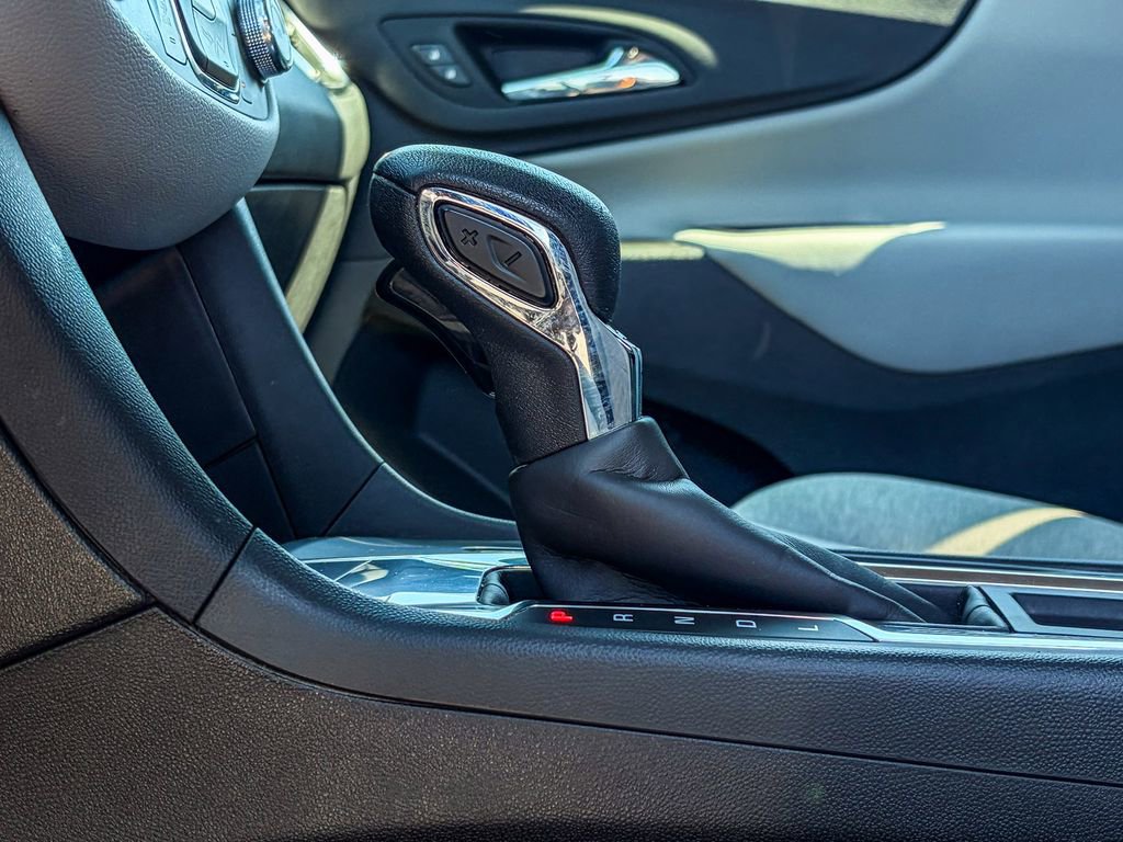 Used 2022 Chevrolet Equinox LS w/ LS Convenience Package image 46