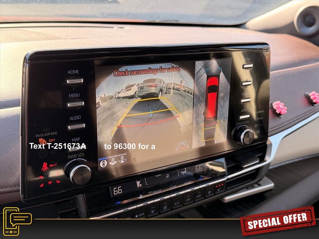 Used 2023 Toyota Sienna Platinum image 28