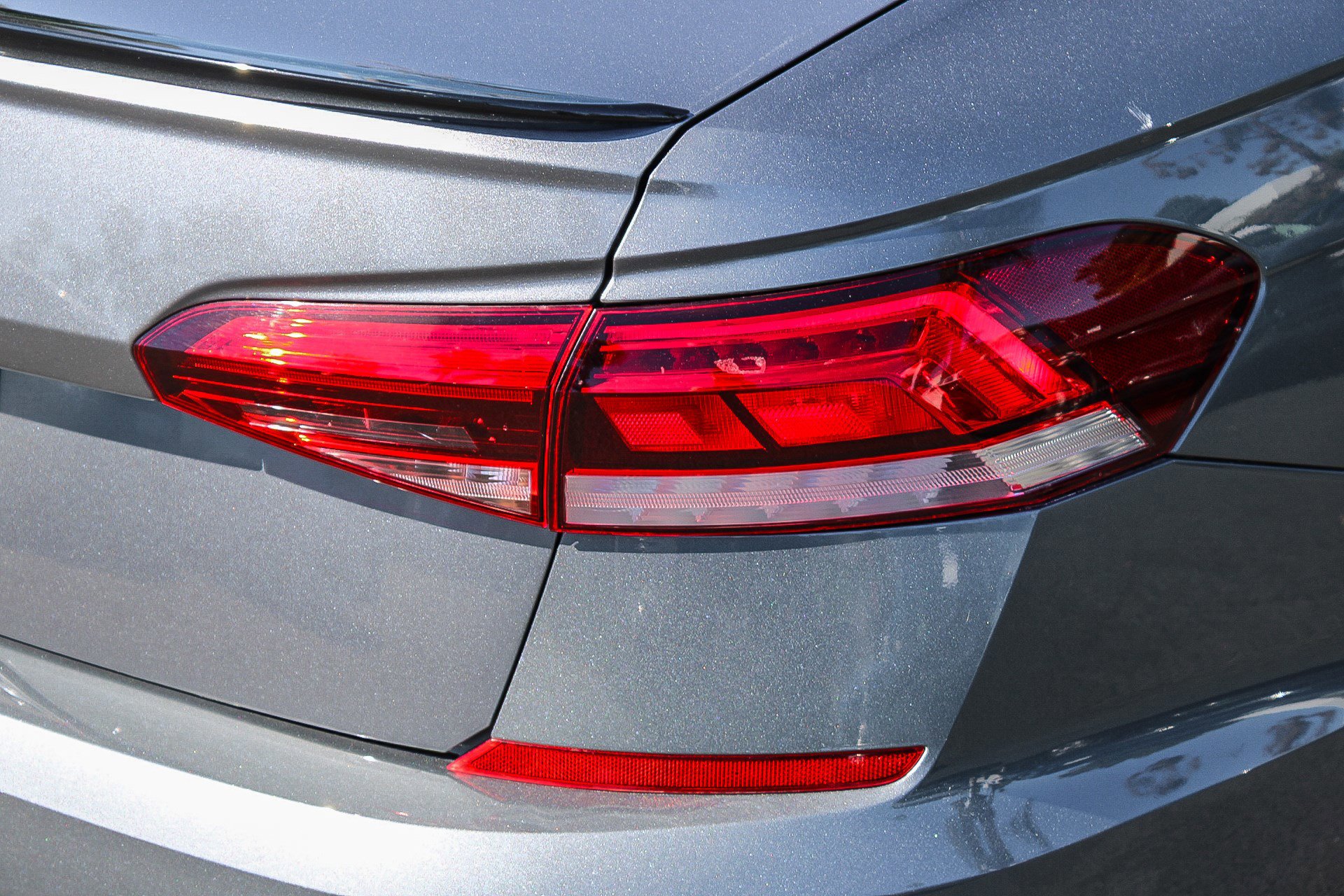 Used 2021 Volkswagen Passat 2.0T R-Line image 10