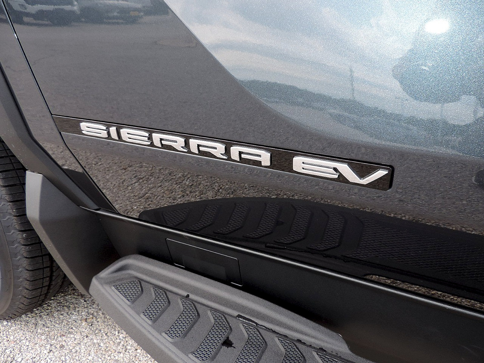 New 2026 GMC Sierra EV Elevation w/ Premium Package AWD/4WD image 15