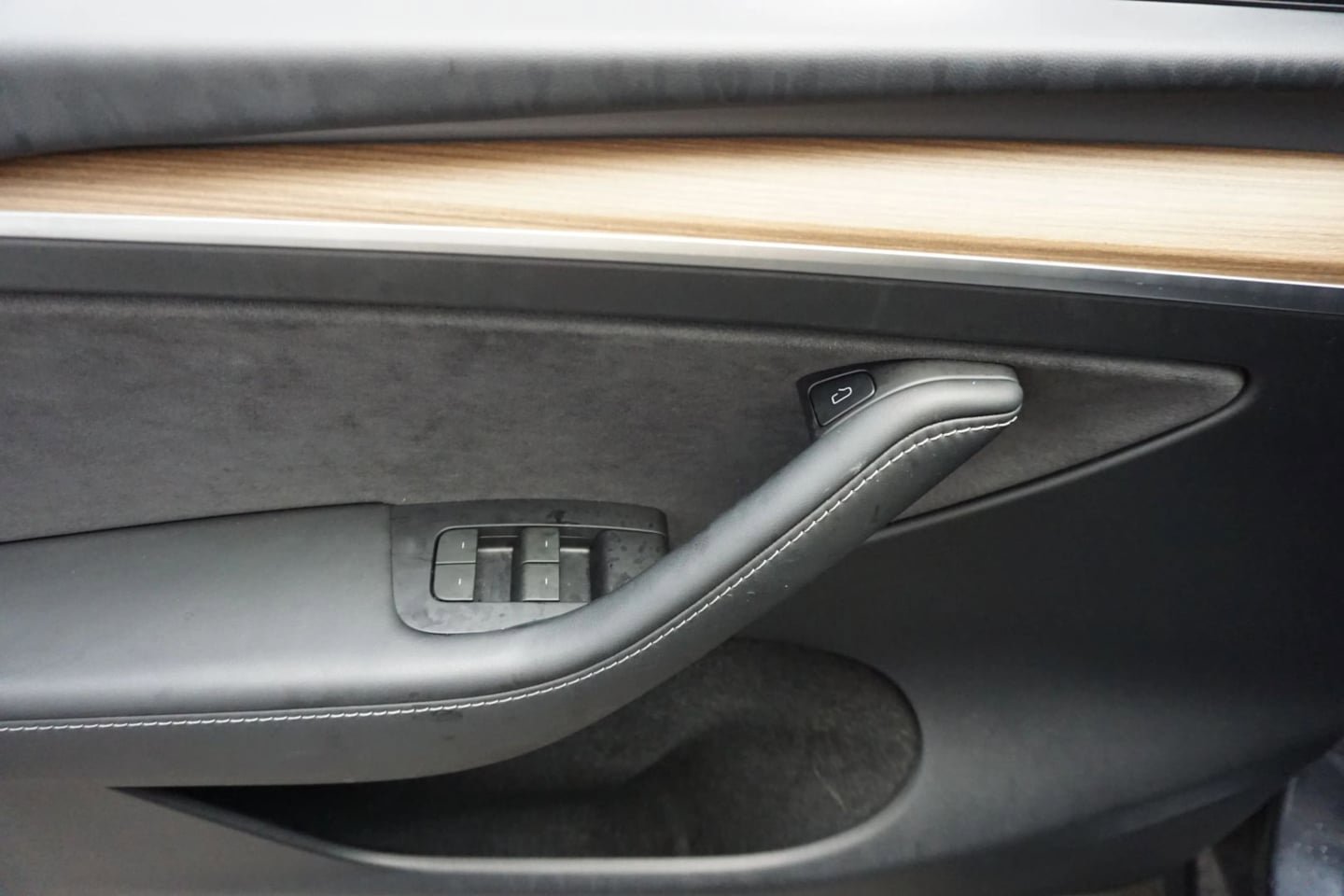 Used 2024 Tesla Model Y Long Range image 13