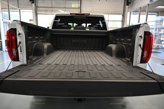 New 2026 GMC Sierra 1500 SLT w/ SLT Premium Plus Package AWD/4WD image 8