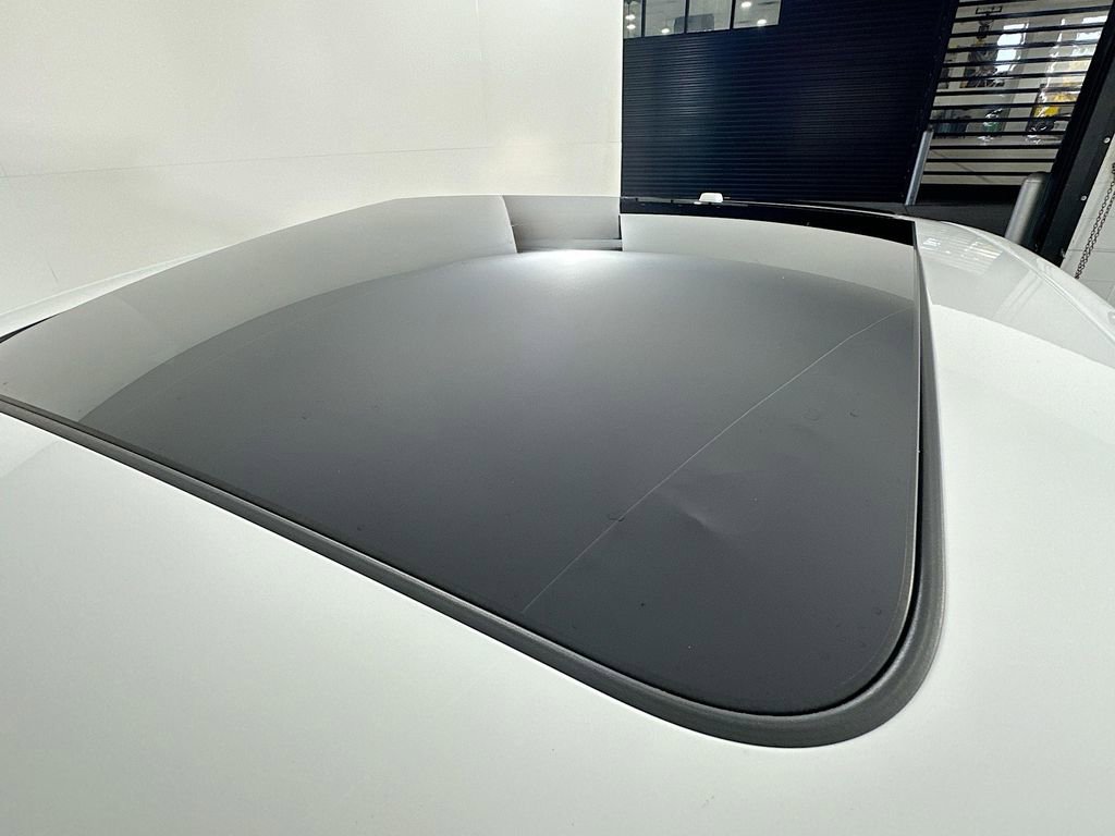 Used 2025 Porsche Macan image 14