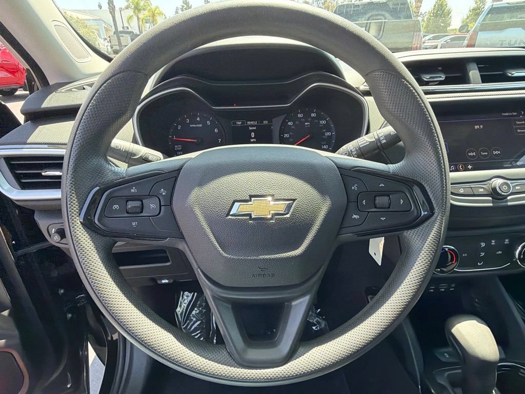 Used 2023 Chevrolet TrailBlazer LS FWD image 23