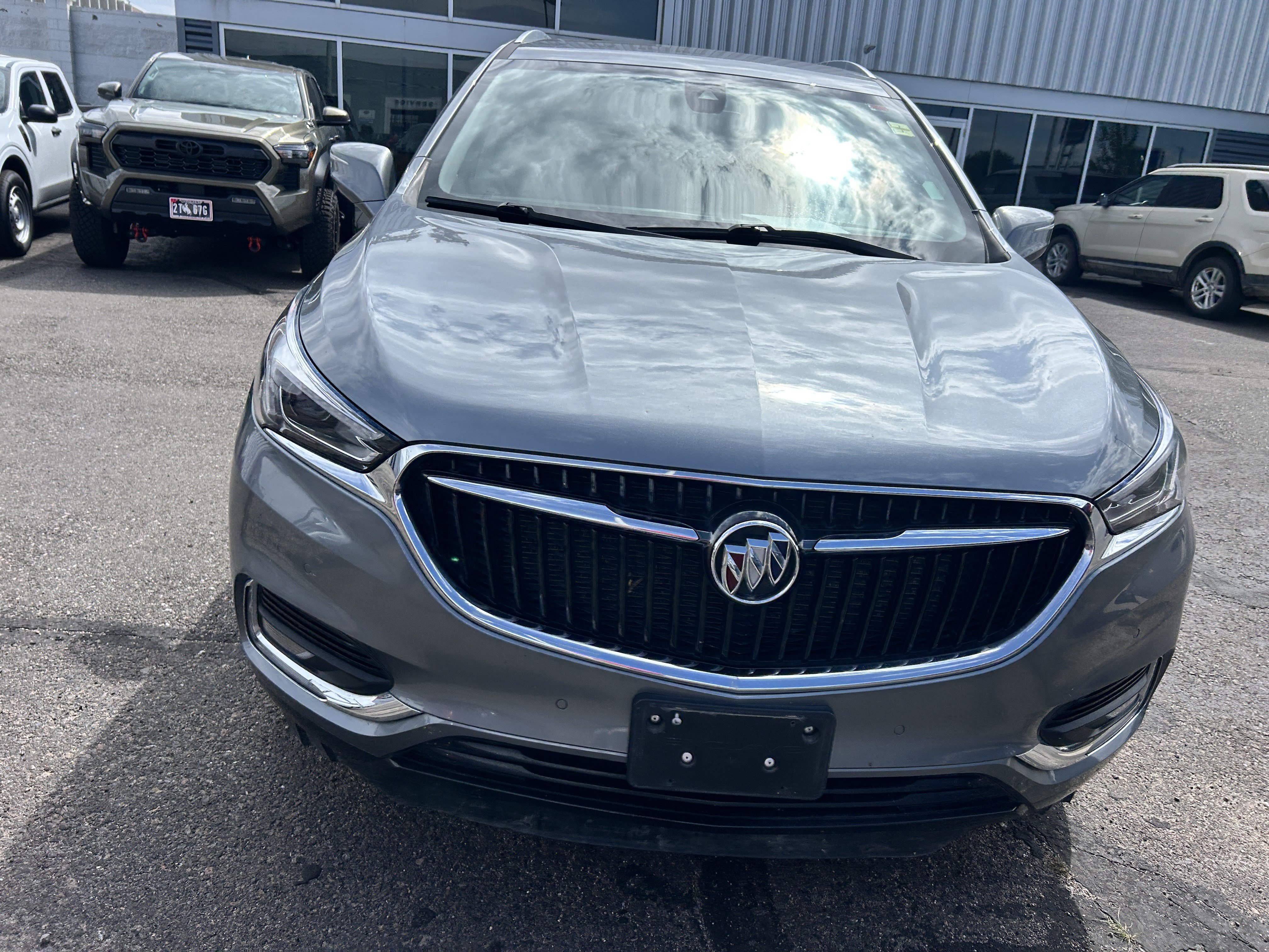 Used 2021 Buick Enclave Premium AWD/4WD image 8