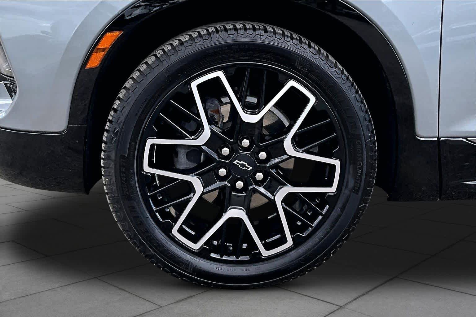 Used 2023 Chevrolet Blazer RS w/ Enhanced Convenience Package FWD image 11