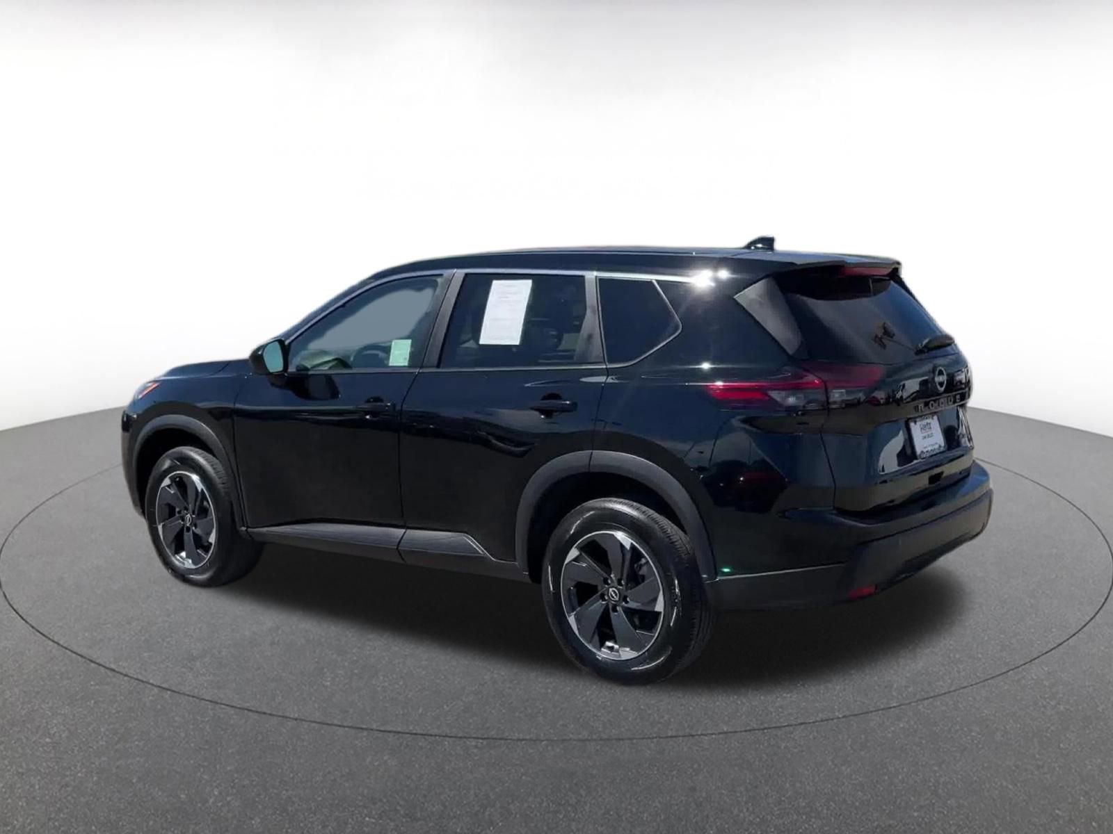 Used 2025 Nissan Rogue SV image 10