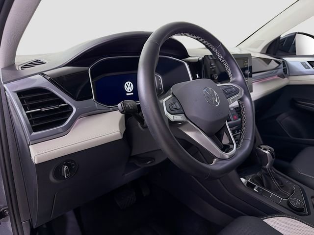 Used 2025 Volkswagen Taos SEL image 9