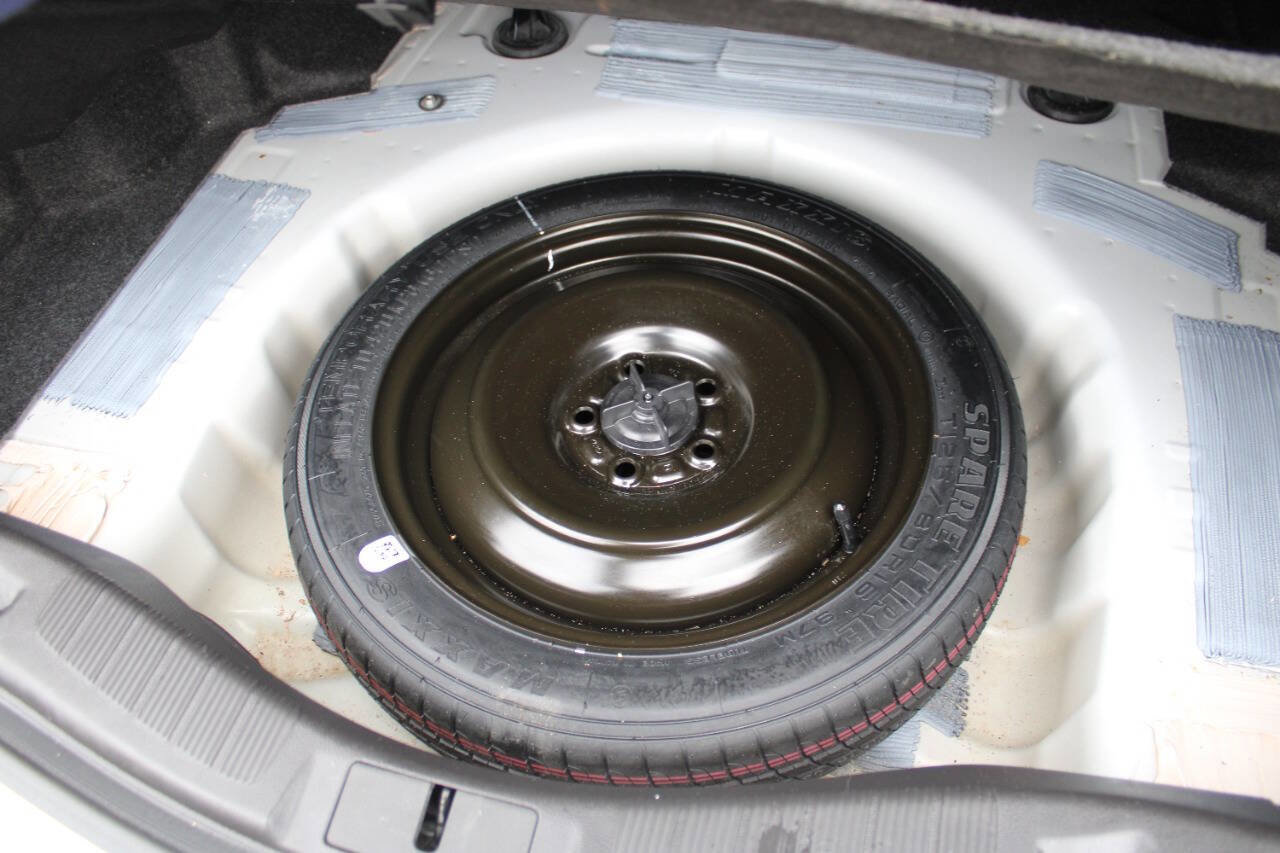 Used 2015 Ford Fusion SE w/ Equipment Group 201A FWD image 34