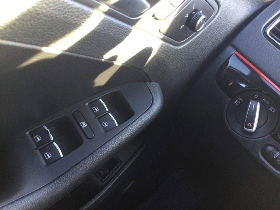 Used 2017 Volkswagen Jetta GLI FWD image 34