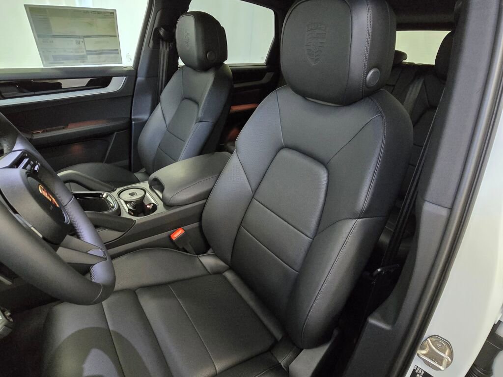 New 2025 Porsche Cayenne S image 5
