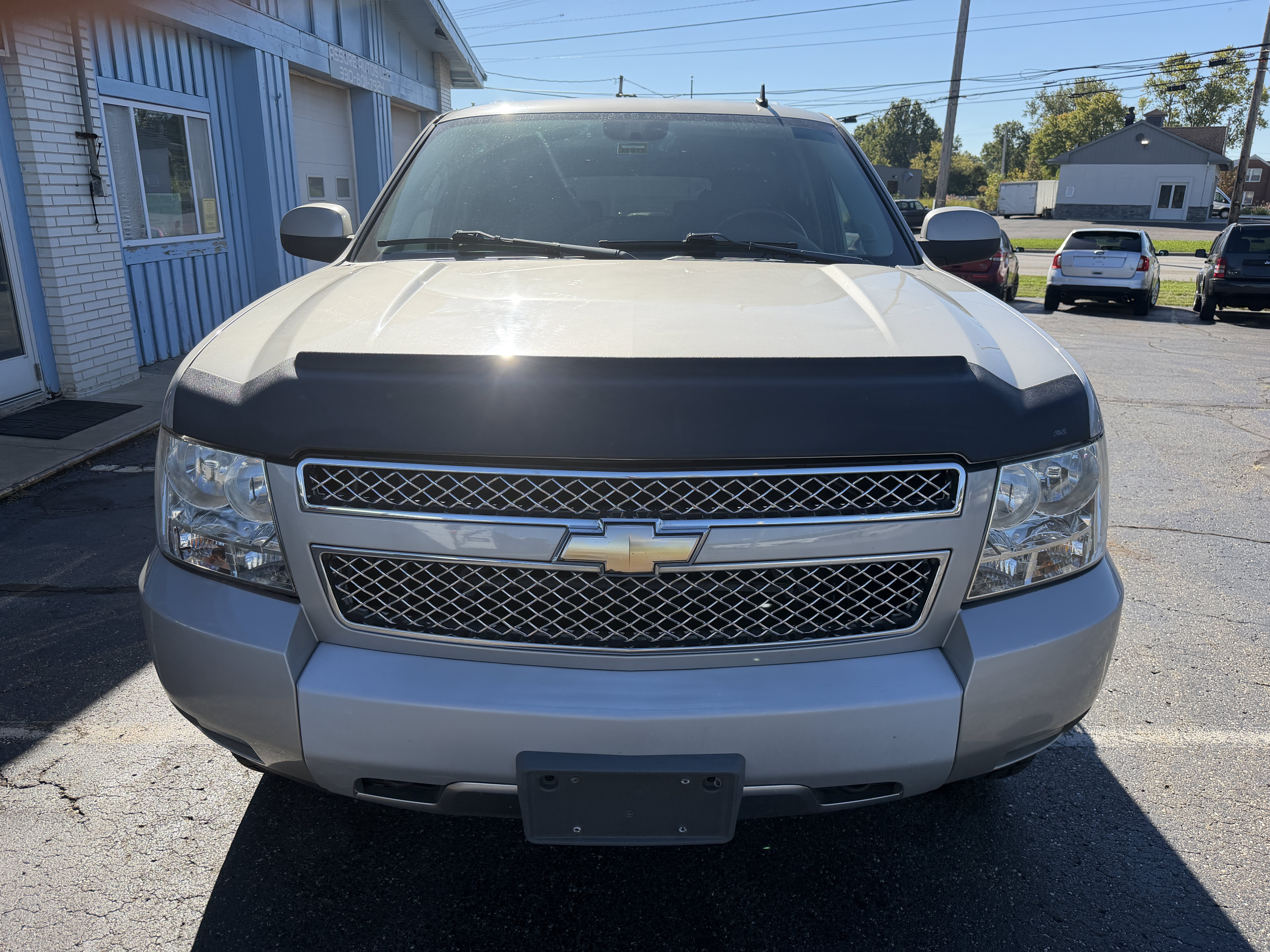 Used 2009 Chevrolet Suburban LT w/ Luxury Package AWD/4WD image 8