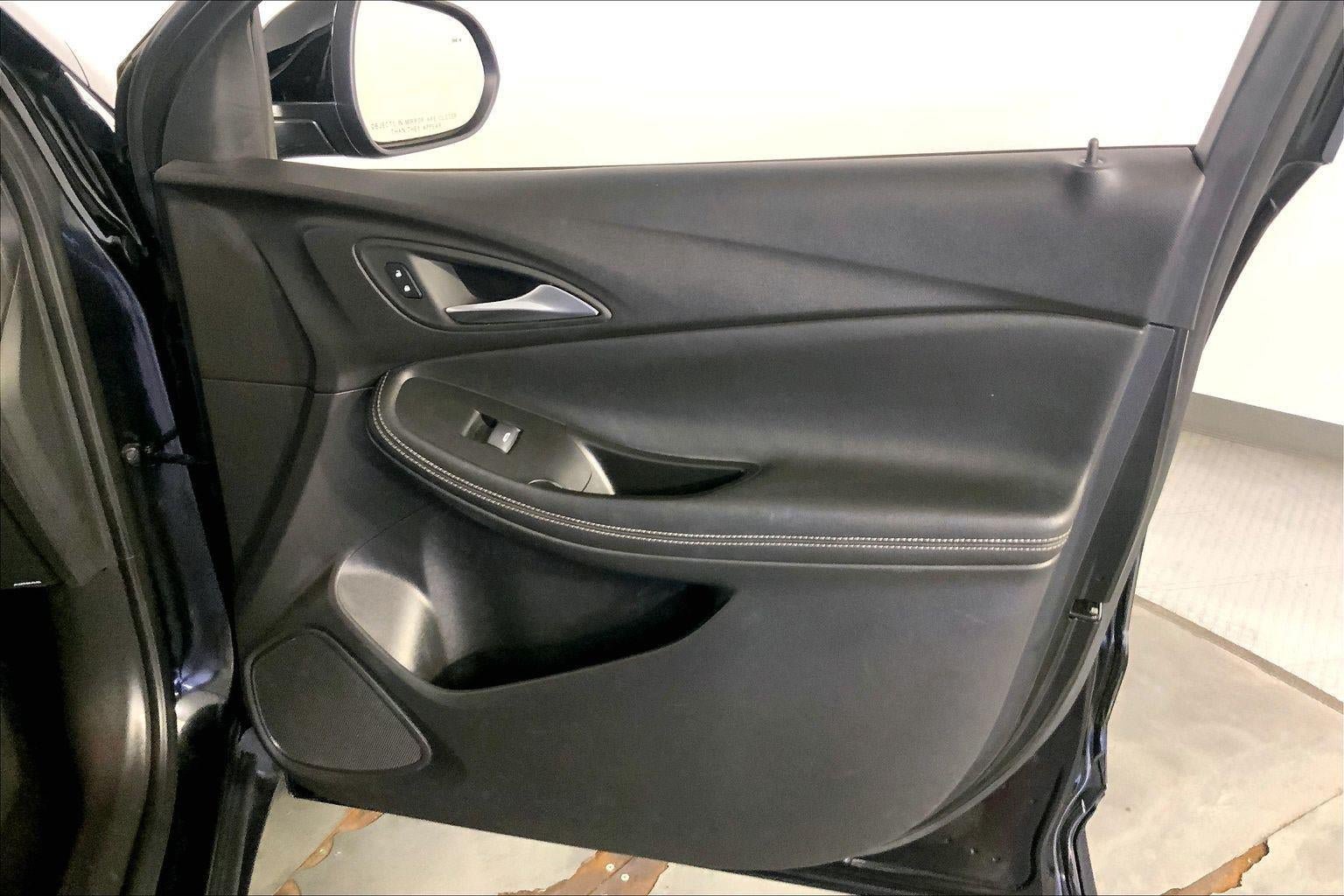 Used 2025 Buick Encore GX Preferred AWD/4WD image 25