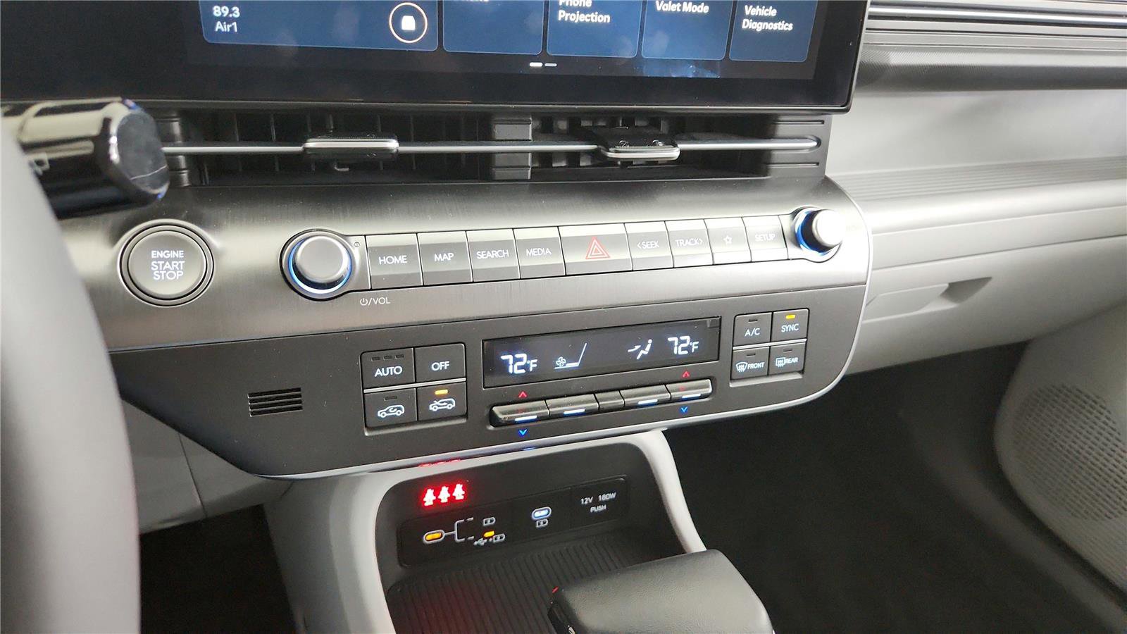 Used 2025 Hyundai Kona SEL AWD/4WD image 24