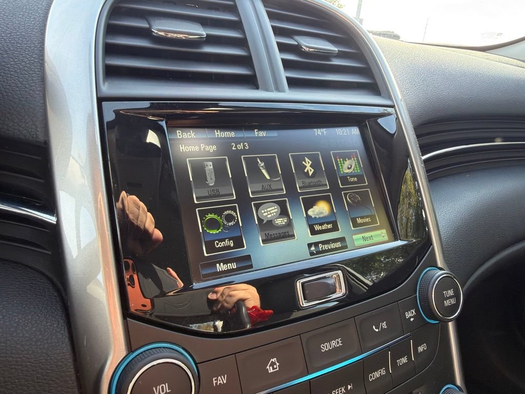 Used 2015 Chevrolet Malibu LT FWD image 29