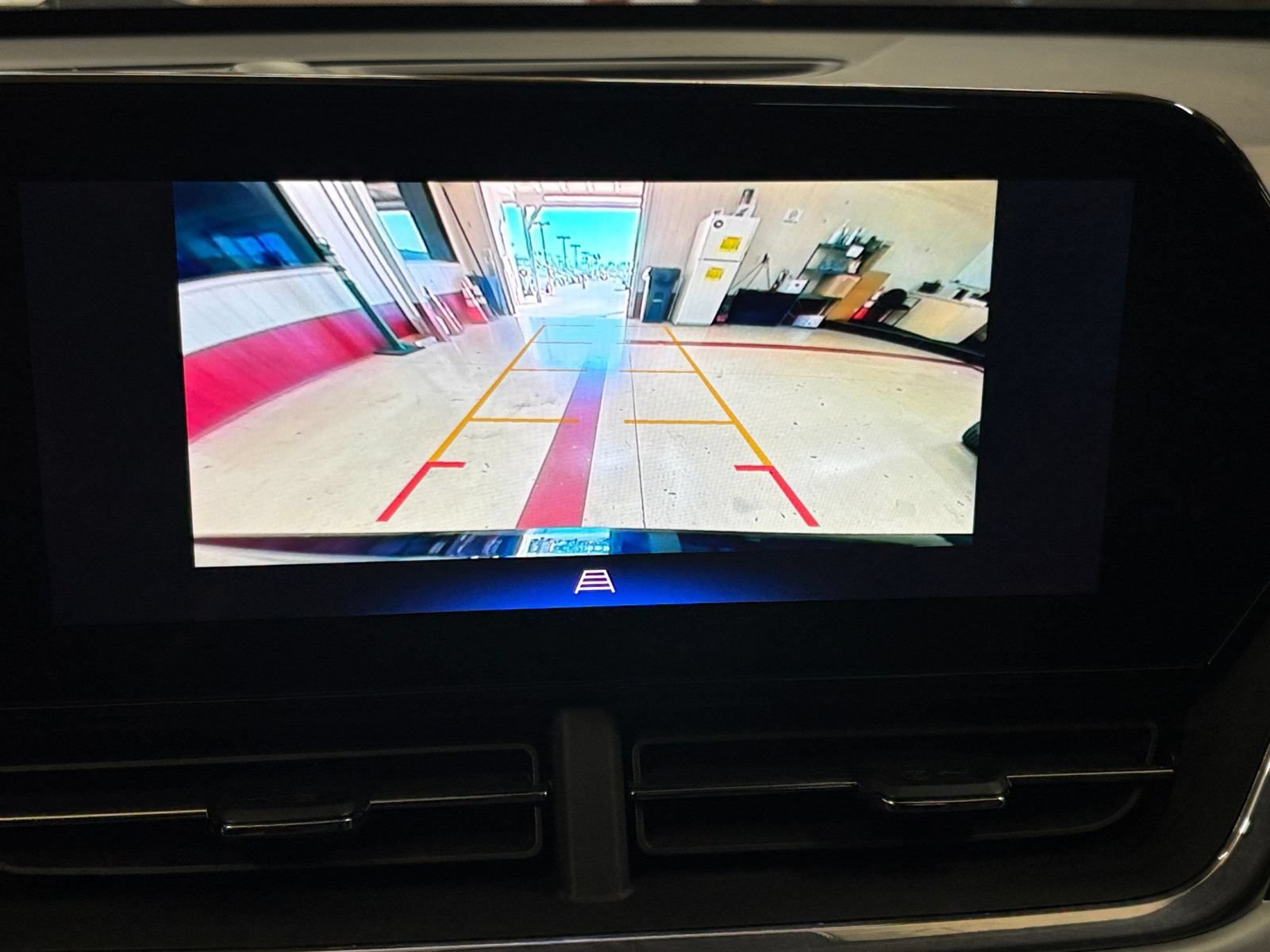 Used 2025 Chevrolet Trax LT FWD image 21