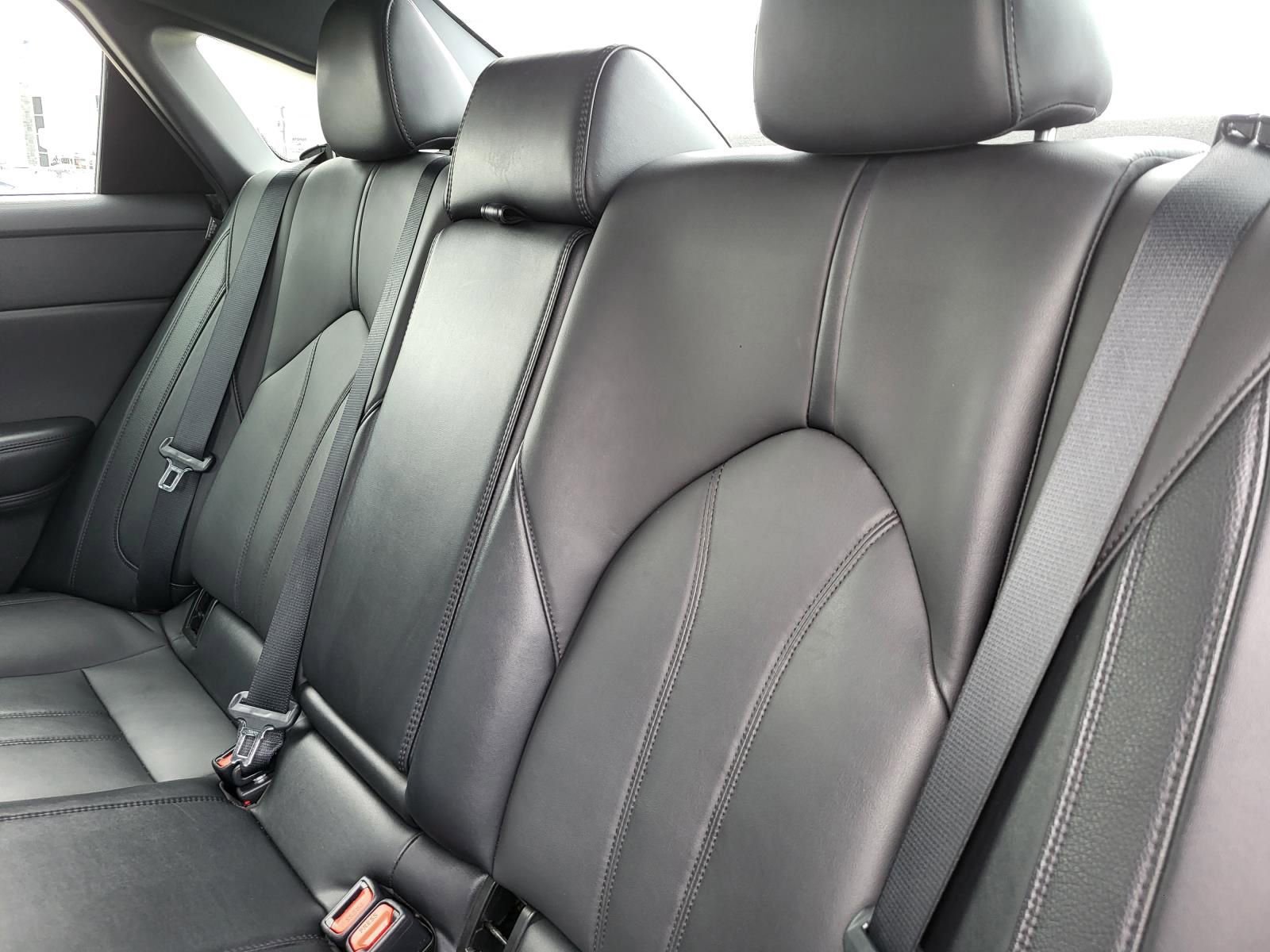 Used 2022 Toyota Avalon XLE image 12