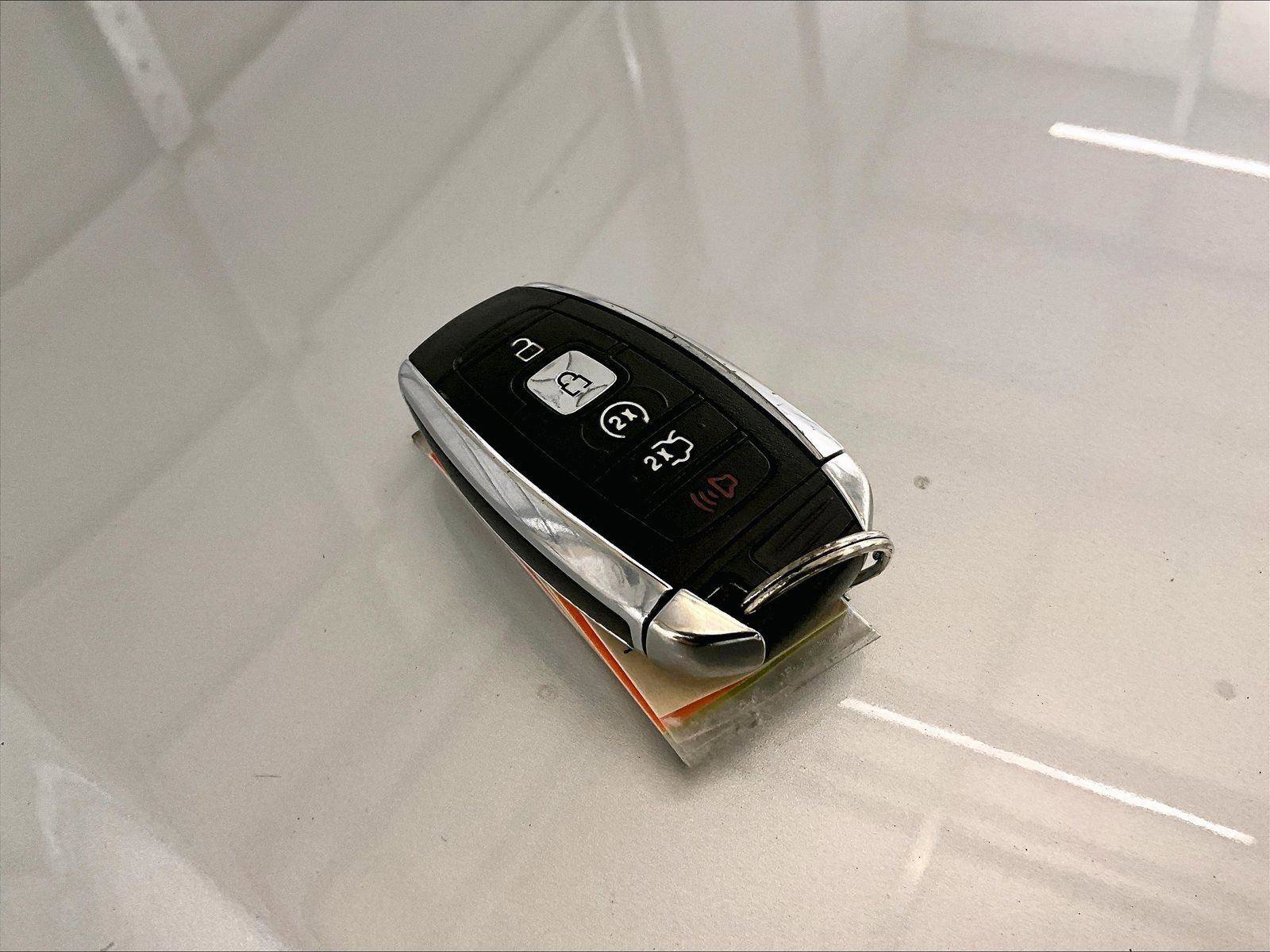 Used 2017 Lincoln MKZ Premiere image 10