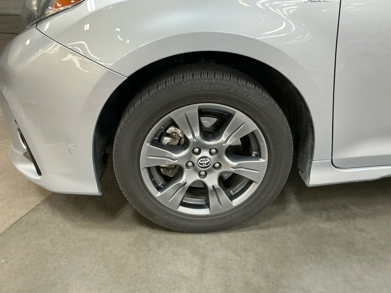 Used 2019 Toyota Sienna SE Premium w/ Carpet Mat Package AWD/4WD image 26