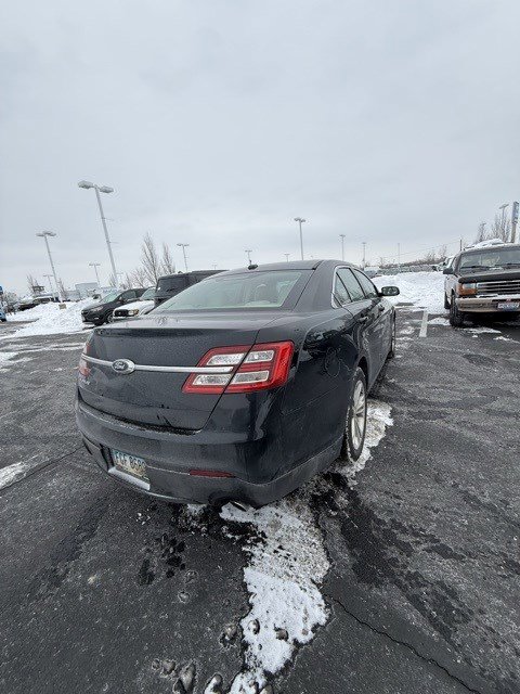 Used 2018 Ford Taurus SE image 7