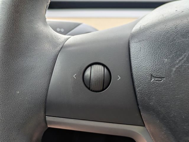 Used 2020 Tesla Model Y Long Range image 27