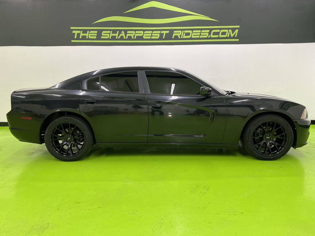 Used 2014 Dodge Charger SE w/ Connectivity Group RWD image 11