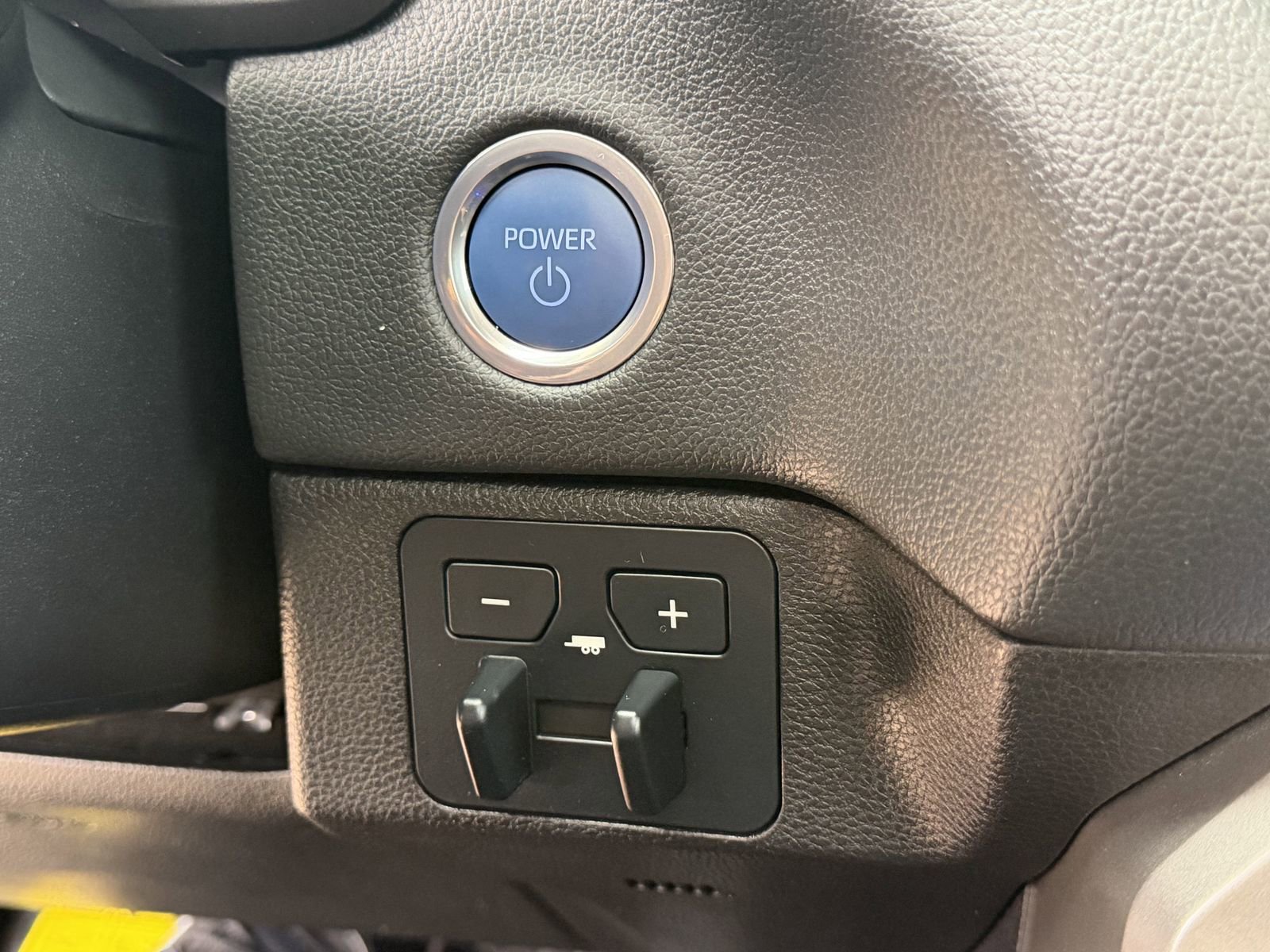 Used 2024 Toyota Sequoia SR5 image 23