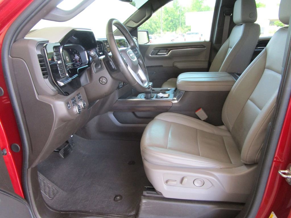Used 2024 GMC Sierra 1500 SLT w/ SLT Premium Plus Package AWD/4WD image 32