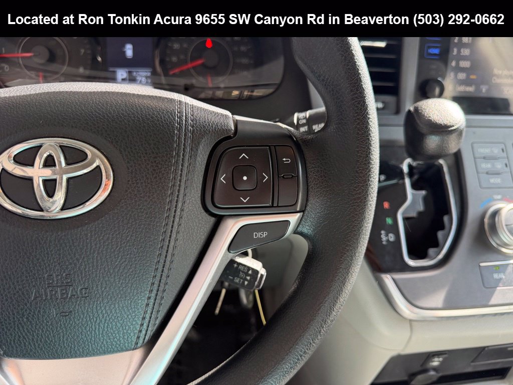 Used 2017 Toyota Sienna LE FWD image 17