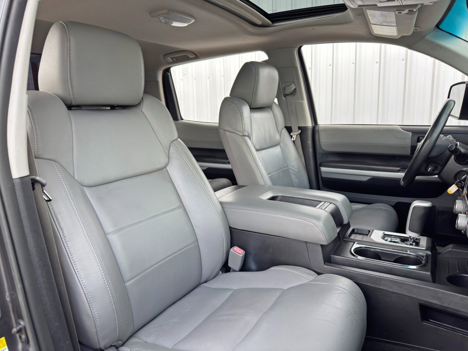 Used 2016 Toyota Tundra Limited w/ Limited Premium Package image 32