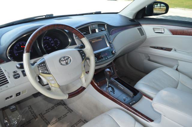 Used 2011 Toyota Avalon Limited FWD image 13