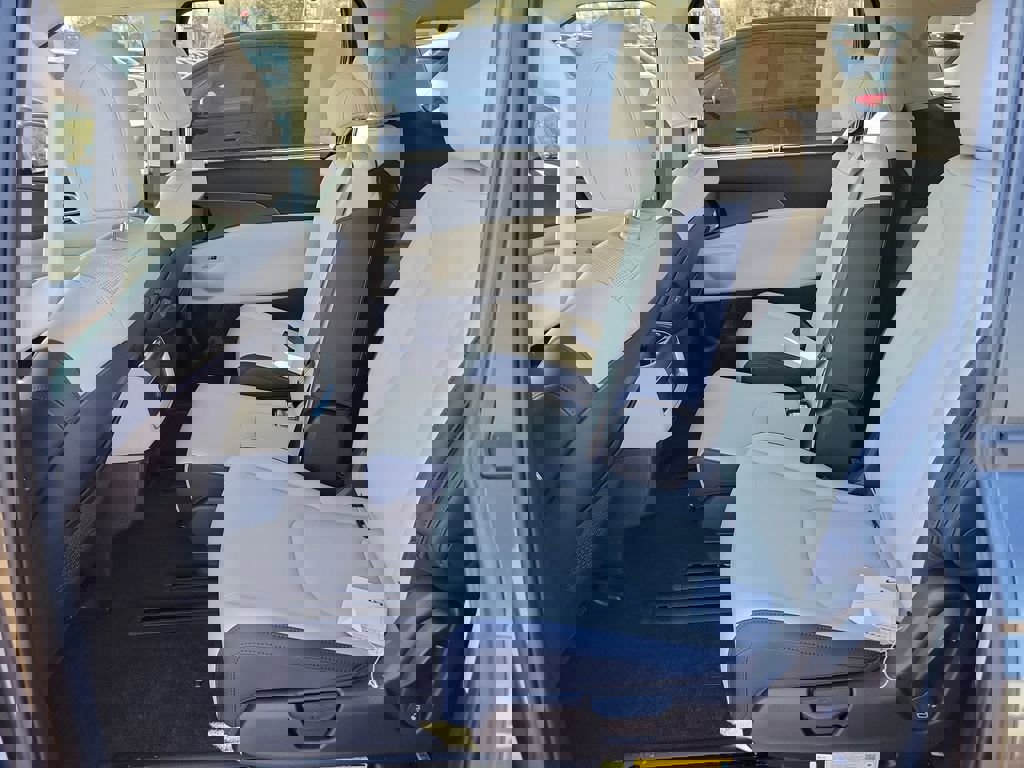 New 2026 Kia Carnival EX FWD image 16