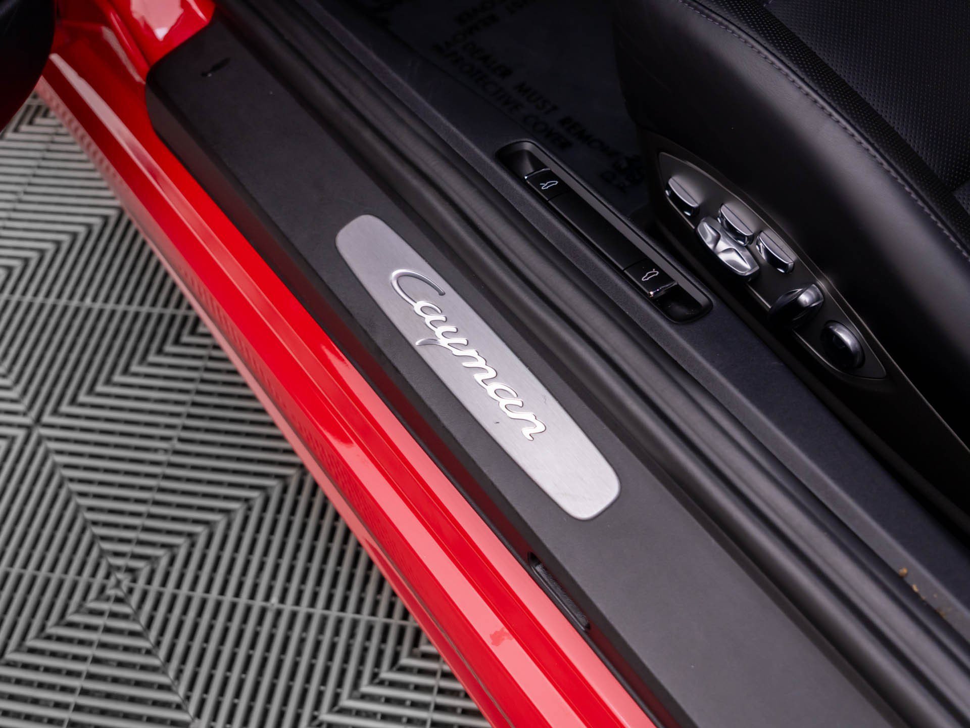 Used 2024 Porsche 718 Cayman RWD image 14