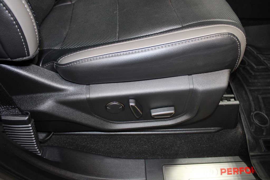 Used 2018 Ford F150 Raptor w/ Equipment Group 802A Luxury image 59