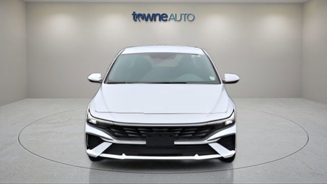 Used 2024 Hyundai Elantra SEL FWD image 8