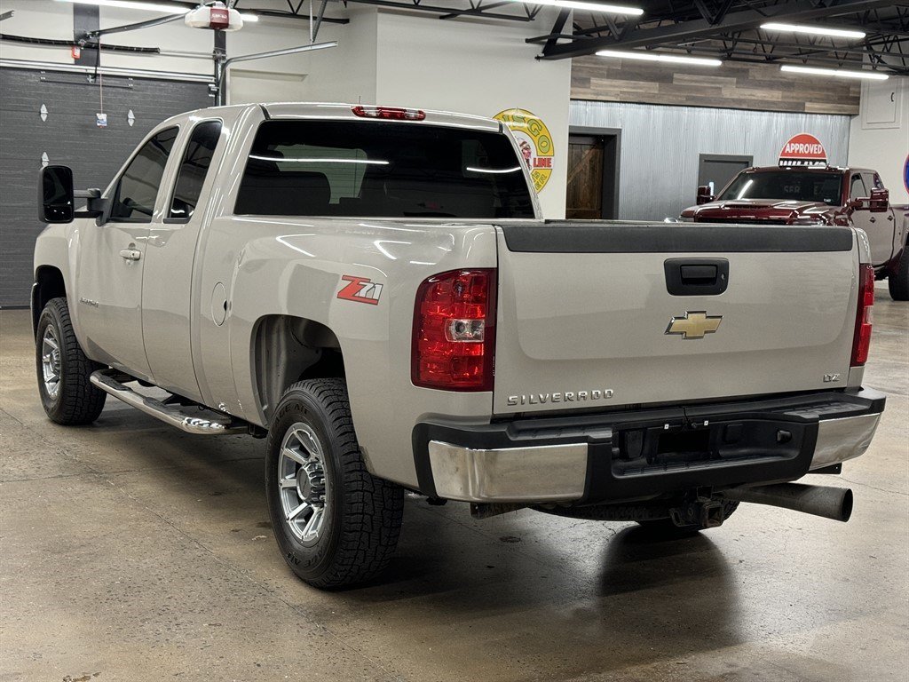 Used 2008 Chevrolet Silverado 2500 LTZ w/ Suspension Package, Off-Road RWD image 10