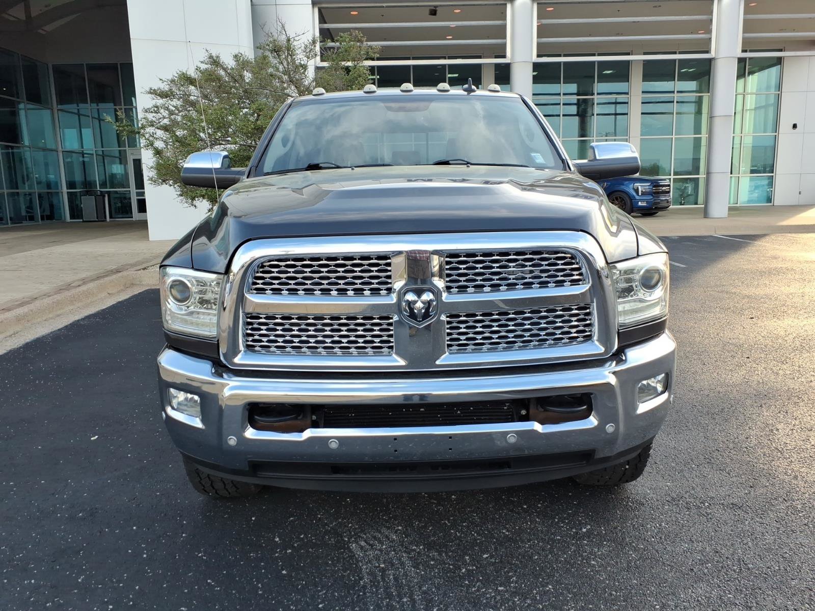 Used 2018 RAM 2500 Laramie AWD/4WD image 2