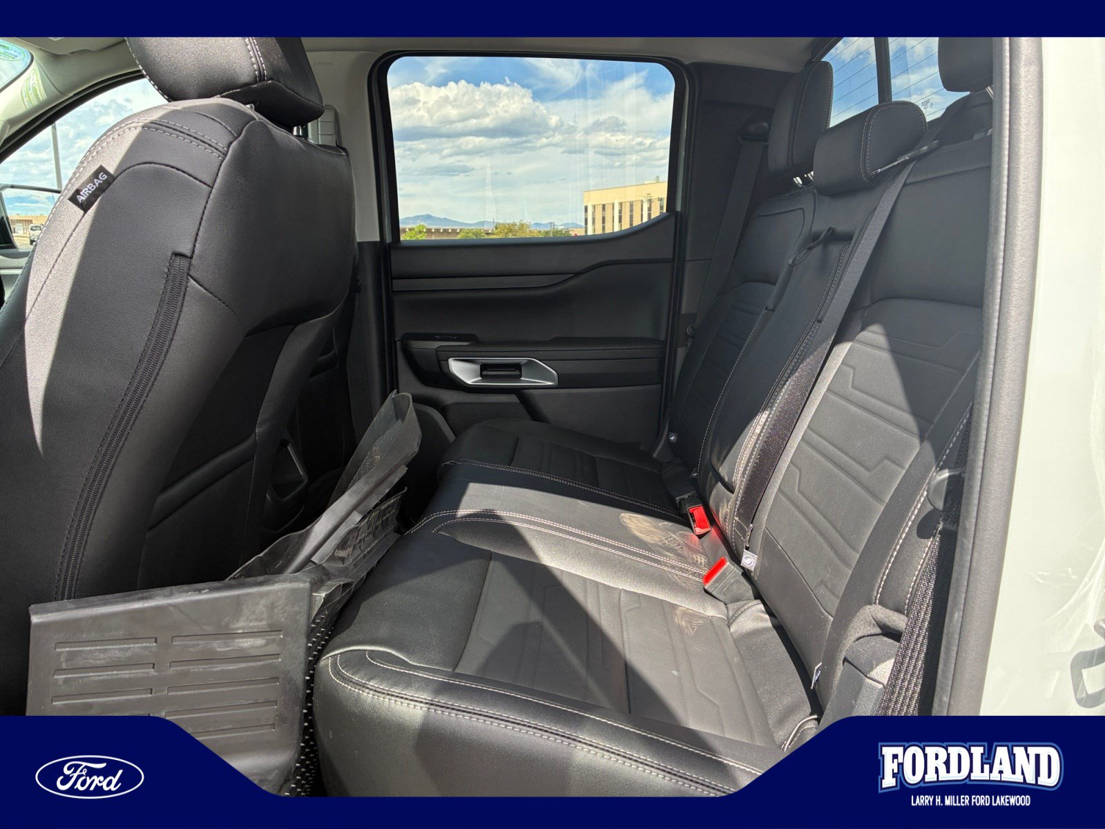 Used 2024 Ford Ranger Lariat w/ FX4 Off-Road Package AWD/4WD image 17