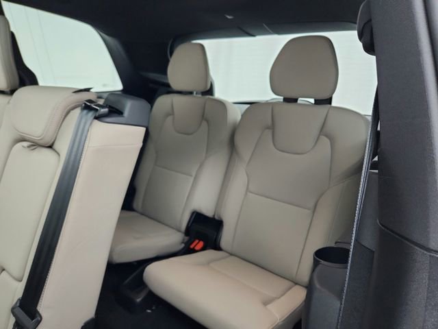 New 2025 Volvo XC90 B6 Core w/ Climate Package image 27