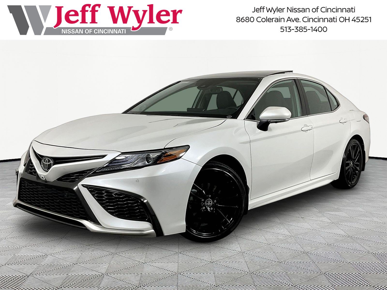 Used 2024 Toyota Camry XSE w/ Navigation Package FWD image 1