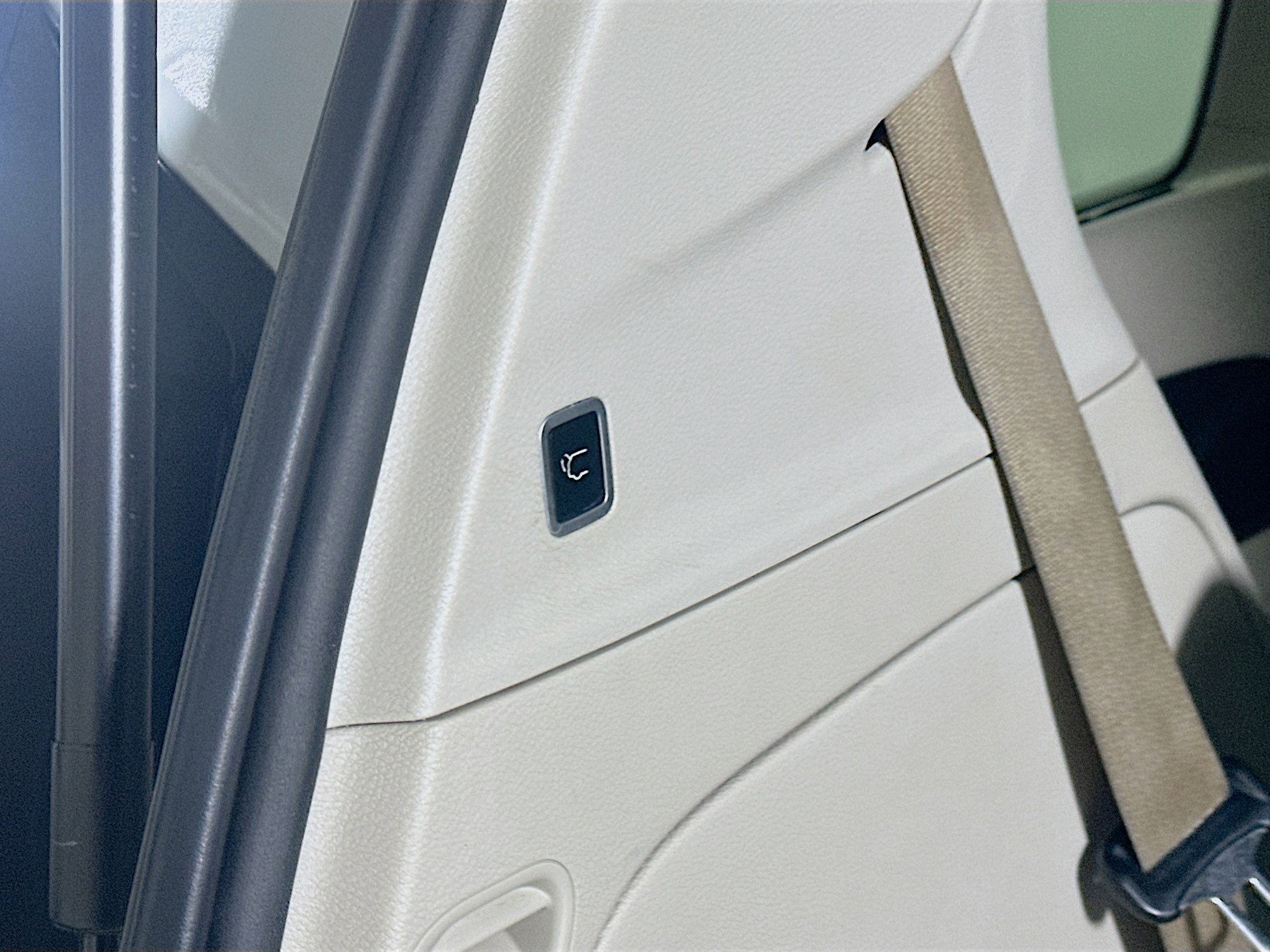 Used 2017 Chrysler Pacifica Touring-L w/ Tire & Wheel Group image 31