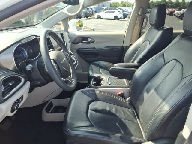 Used 2022 Chrysler Pacifica Touring-L FWD image 25