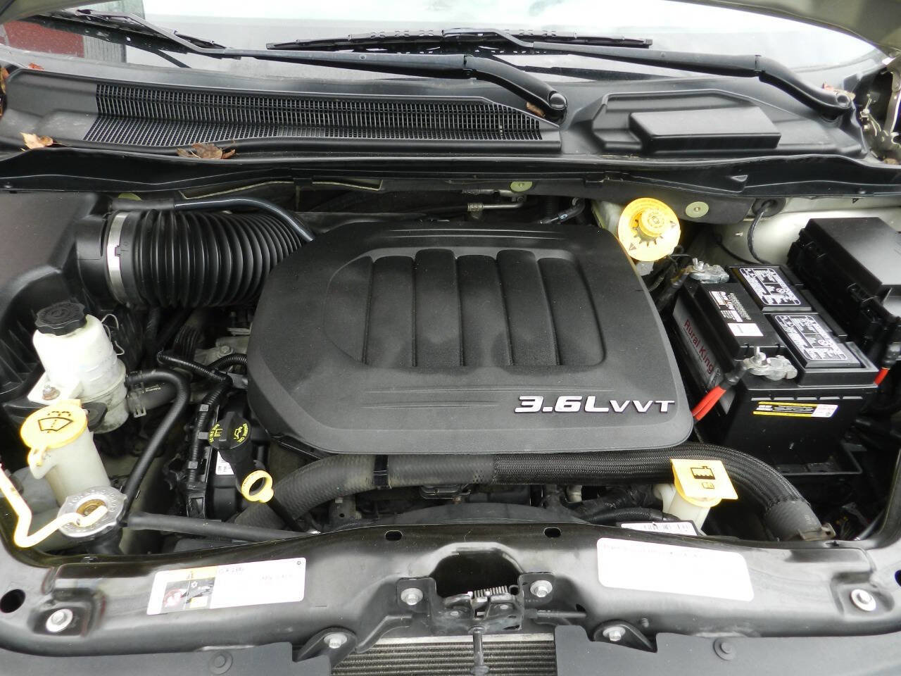 Used 2014 Chrysler Town & Country Limited w/ Luxury Group image 21