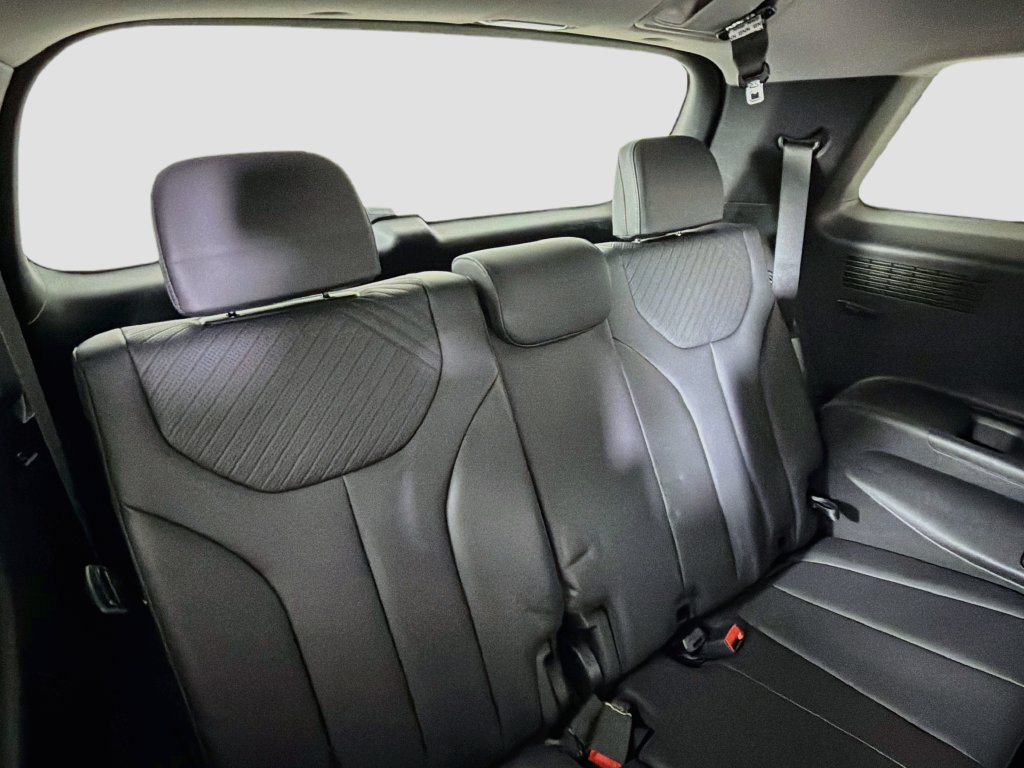 Used 2025 Hyundai Palisade SEL FWD image 30