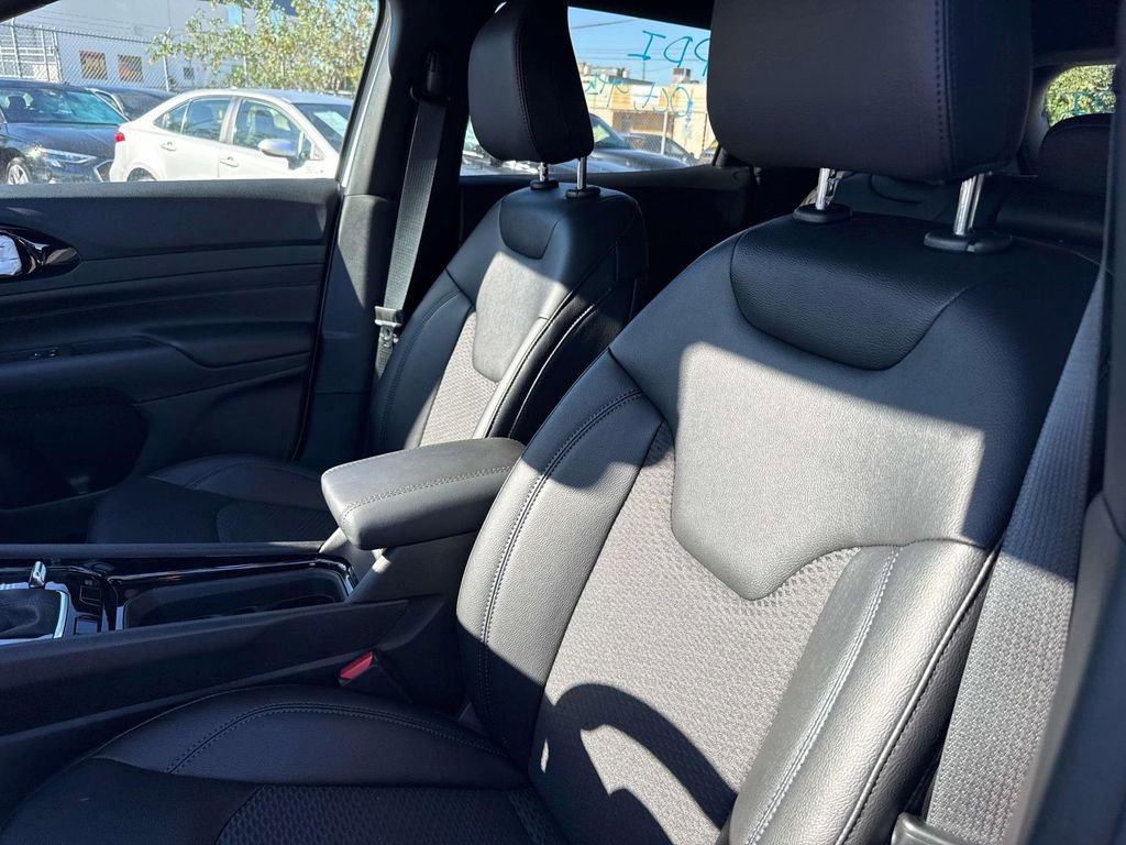 New 2026 Jeep Compass Latitude w/ Quick Order Package 29K image 21